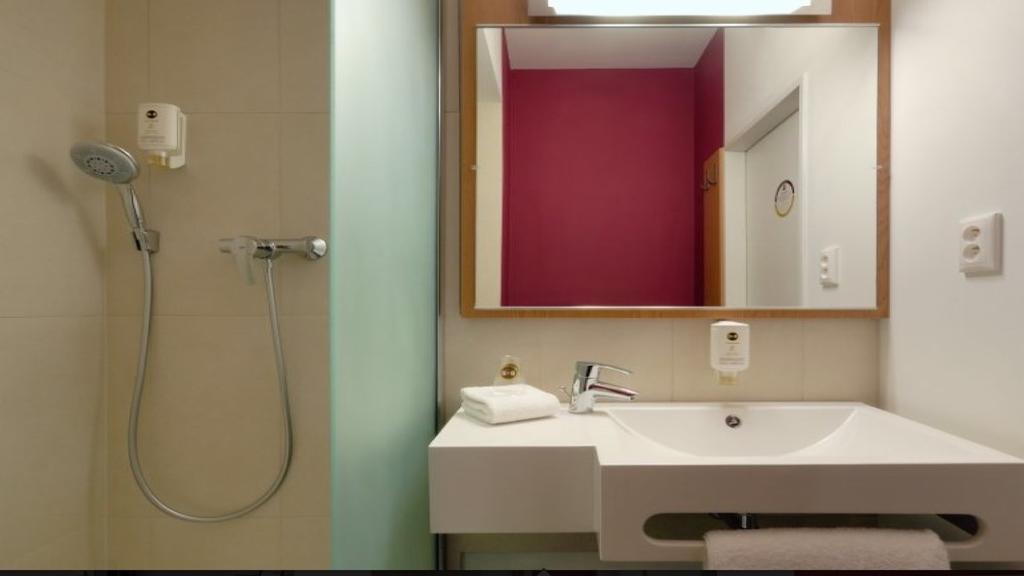 B&B Hotel Paris Romainville Noisy-Le-Sec Exteriör bild